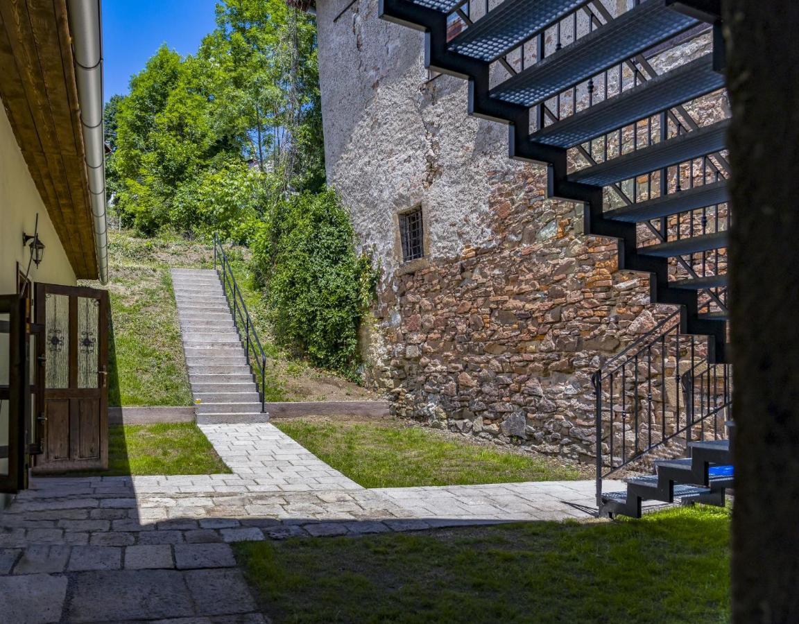 Apartman Charlotte V Dome So Studnou Na Streche Banska Stiavnica Bagian luar foto
