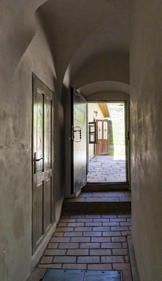 Apartman Charlotte V Dome So Studnou Na Streche Banska Stiavnica Bagian luar foto